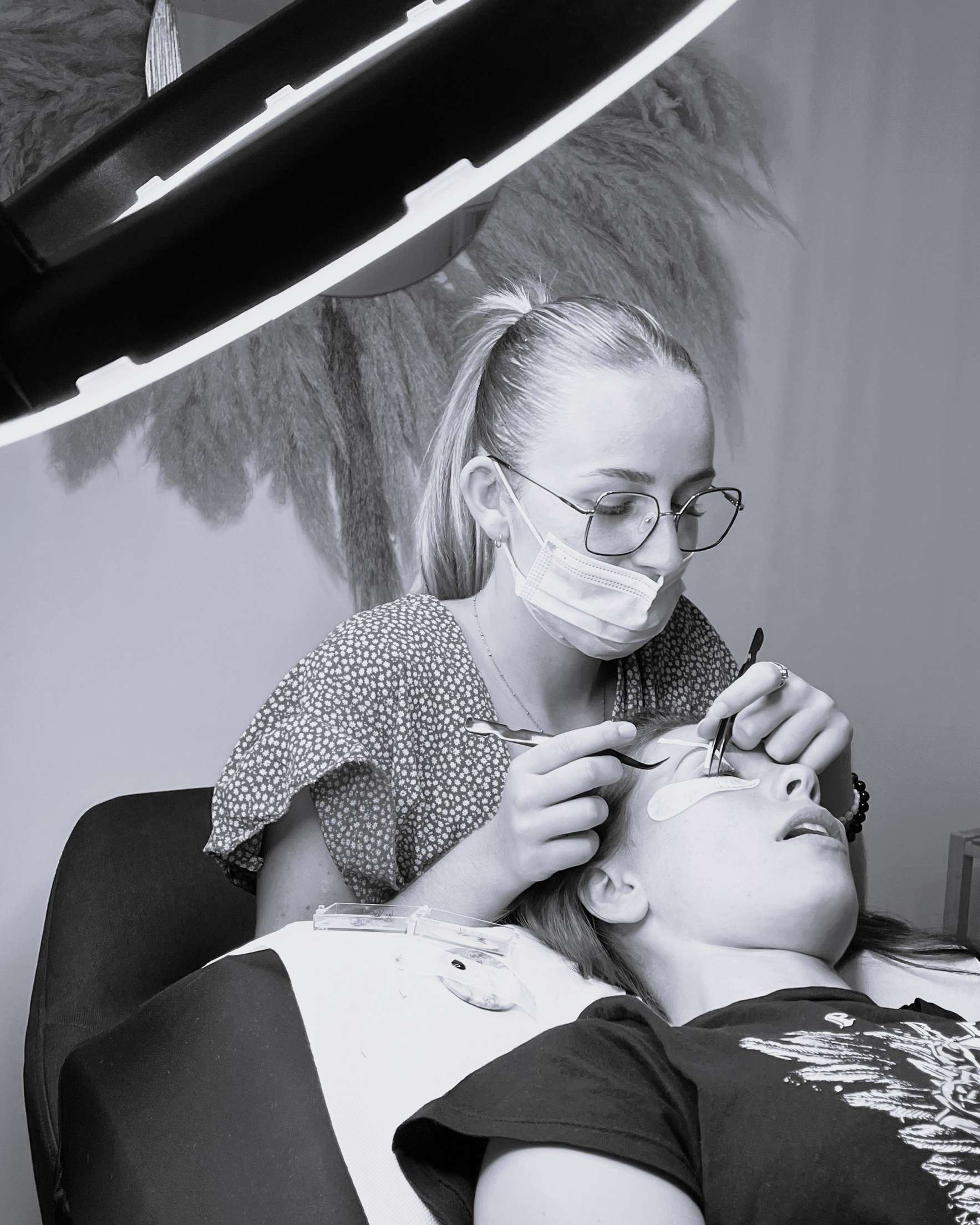 Prestation de So' Lashes en action